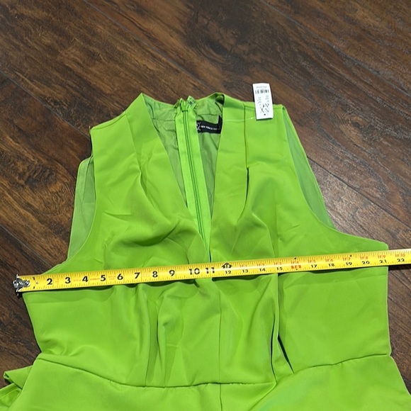 New York and Company Neon Green Capri Jumpsuit - Picture 9 of 13